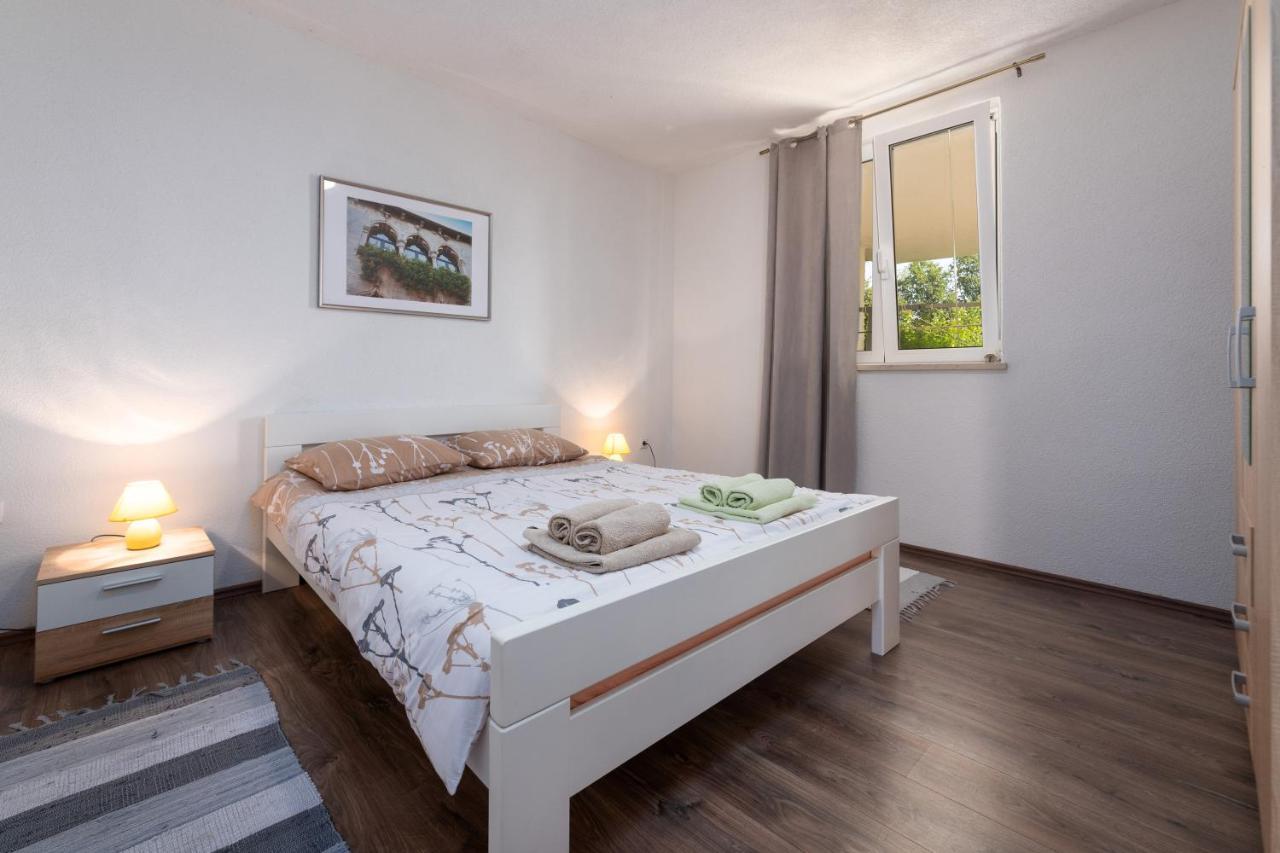 Apartments Oliva Poreč Buitenkant foto