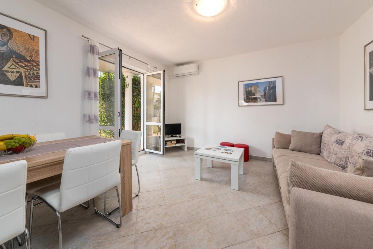 Apartments Oliva Poreč Buitenkant foto