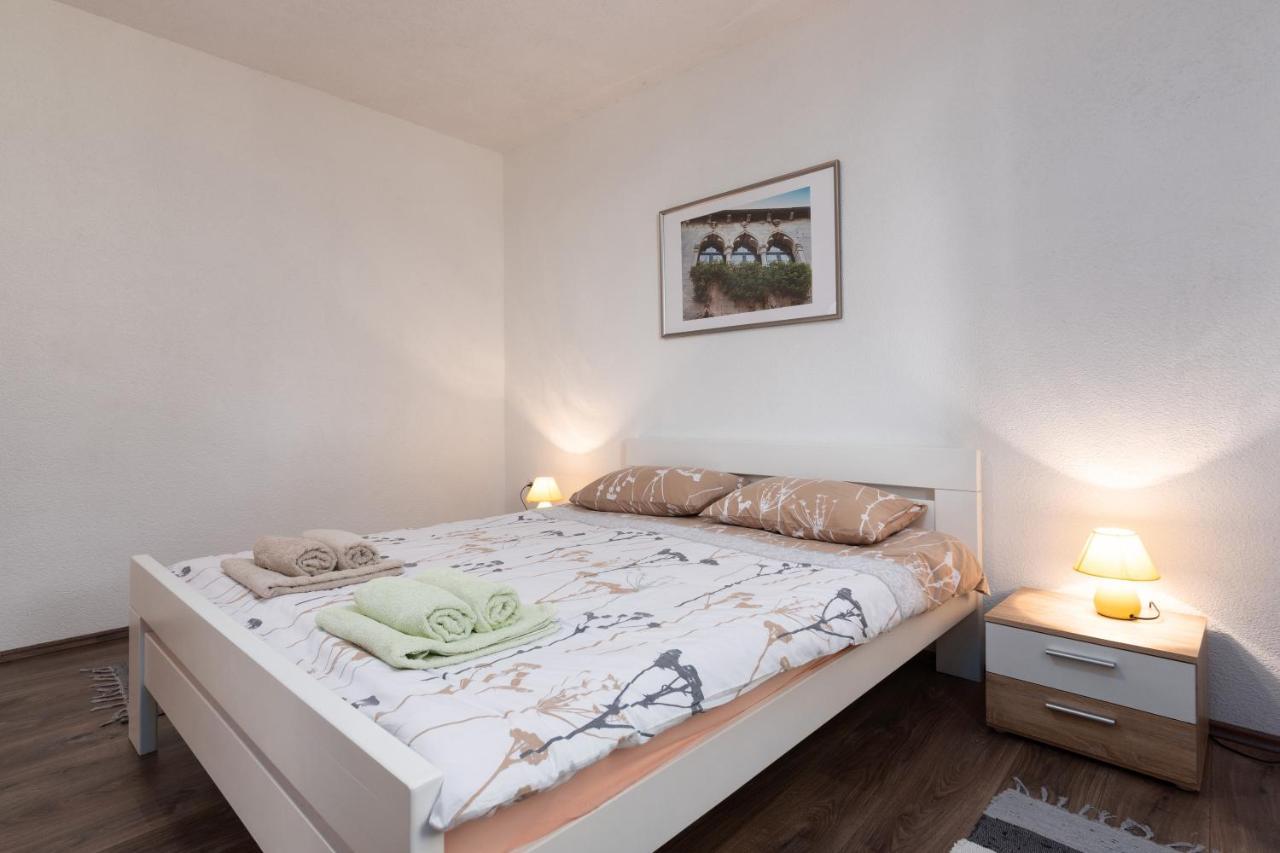 Apartments Oliva Poreč Buitenkant foto