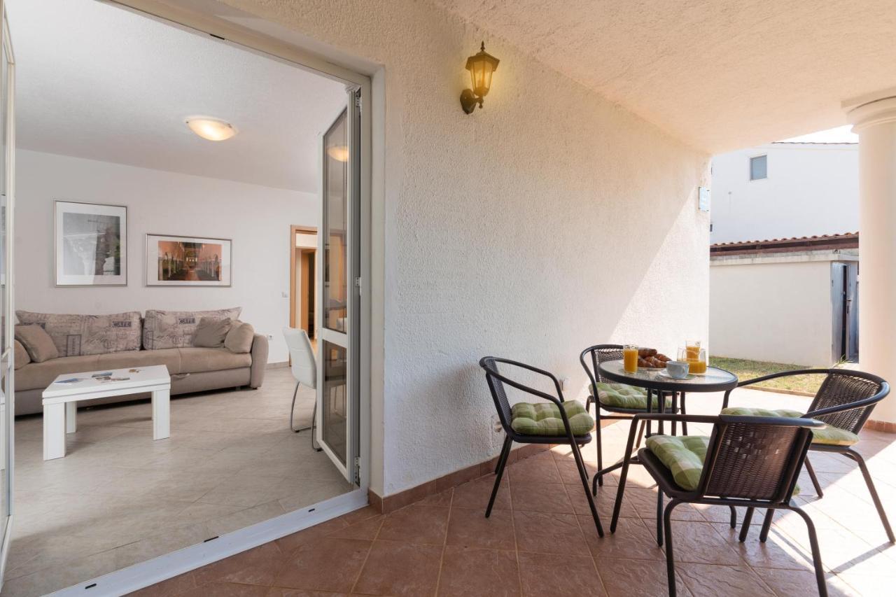 Apartments Oliva Poreč Buitenkant foto