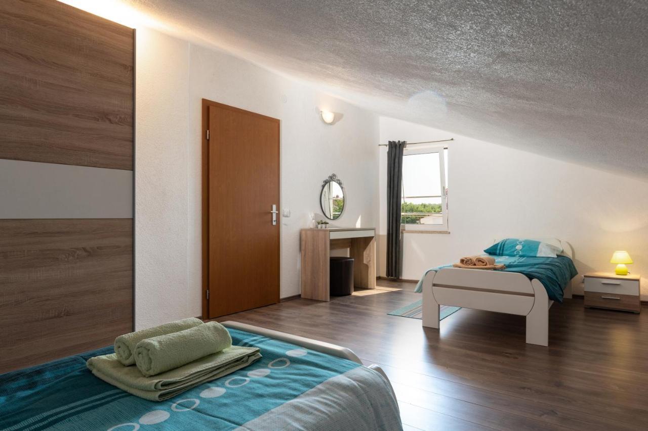 Apartments Oliva Poreč Buitenkant foto