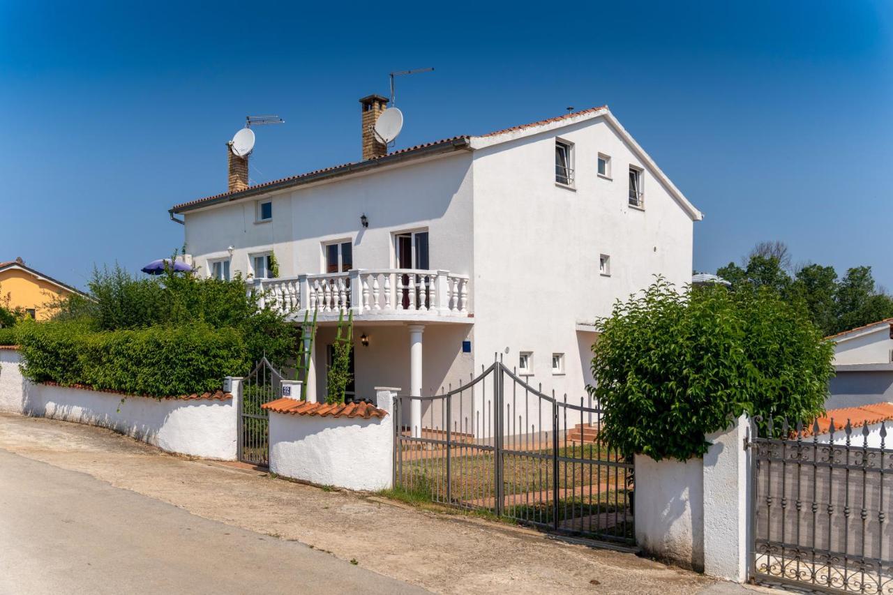 Apartments Oliva Poreč Buitenkant foto