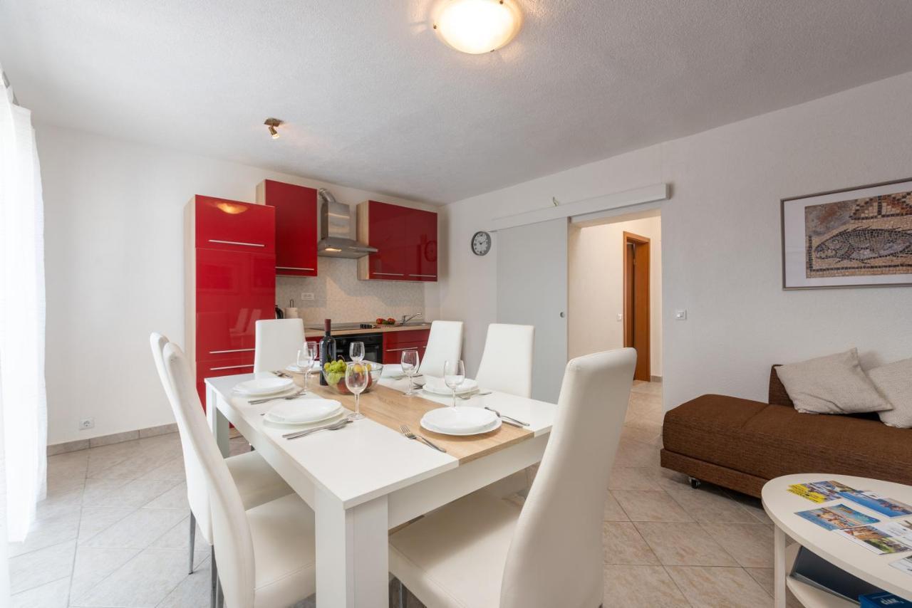 Apartments Oliva Poreč Buitenkant foto