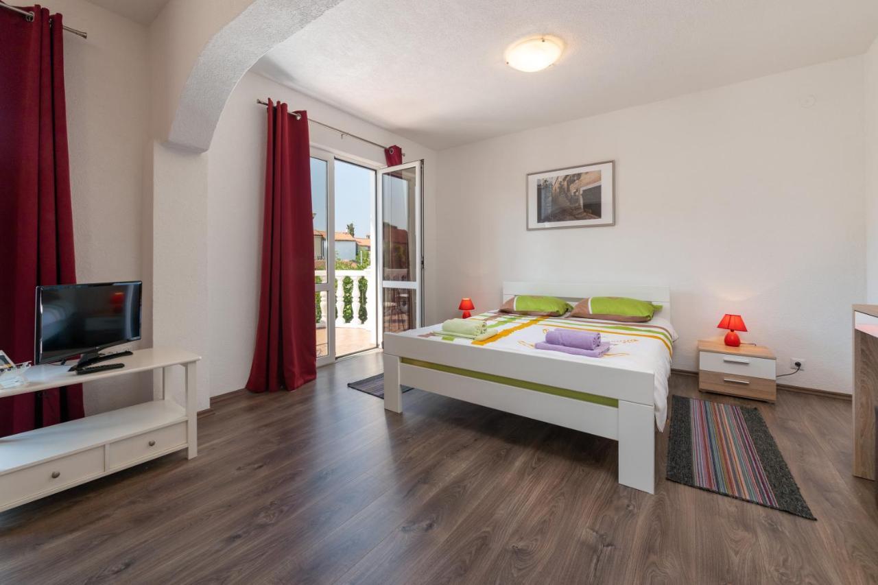 Apartments Oliva Poreč Buitenkant foto