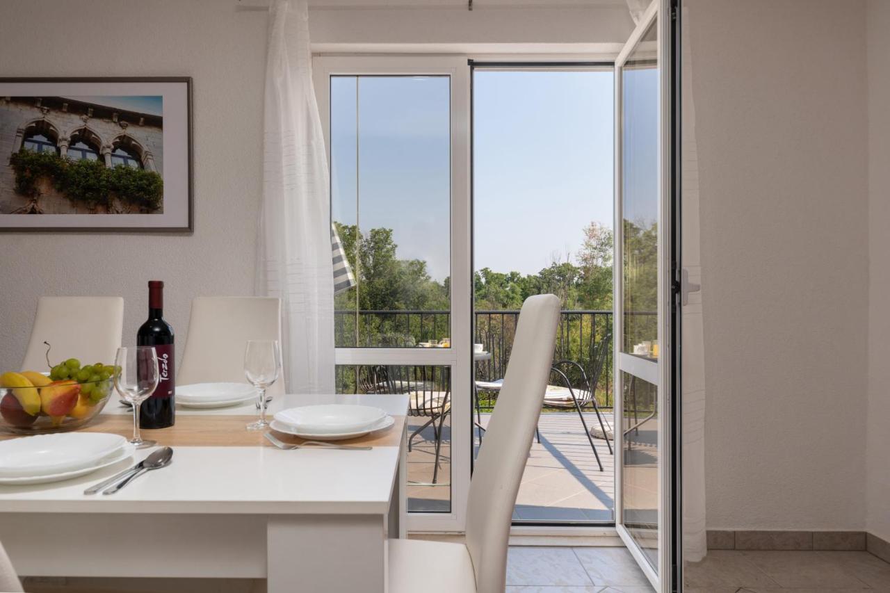 Apartments Oliva Poreč Buitenkant foto